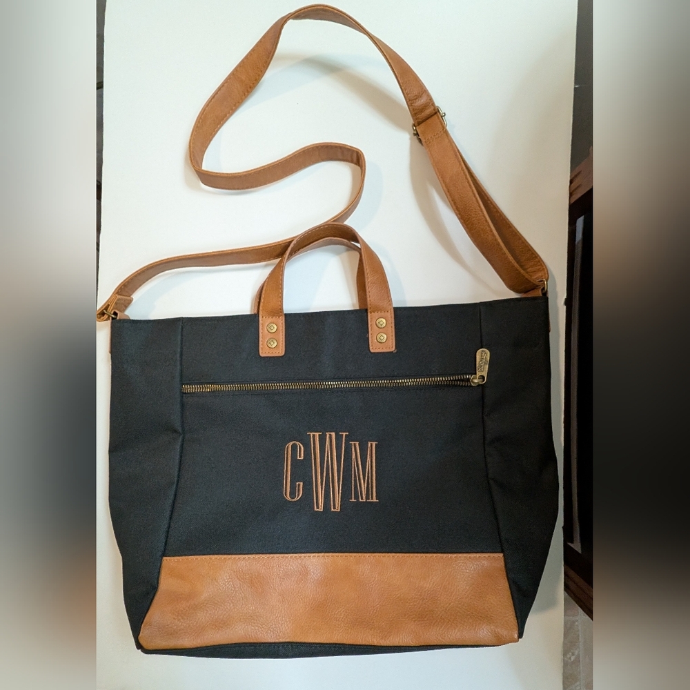 Thirty one bags tote  excellent condition. With ***CWM Initials. NWOT